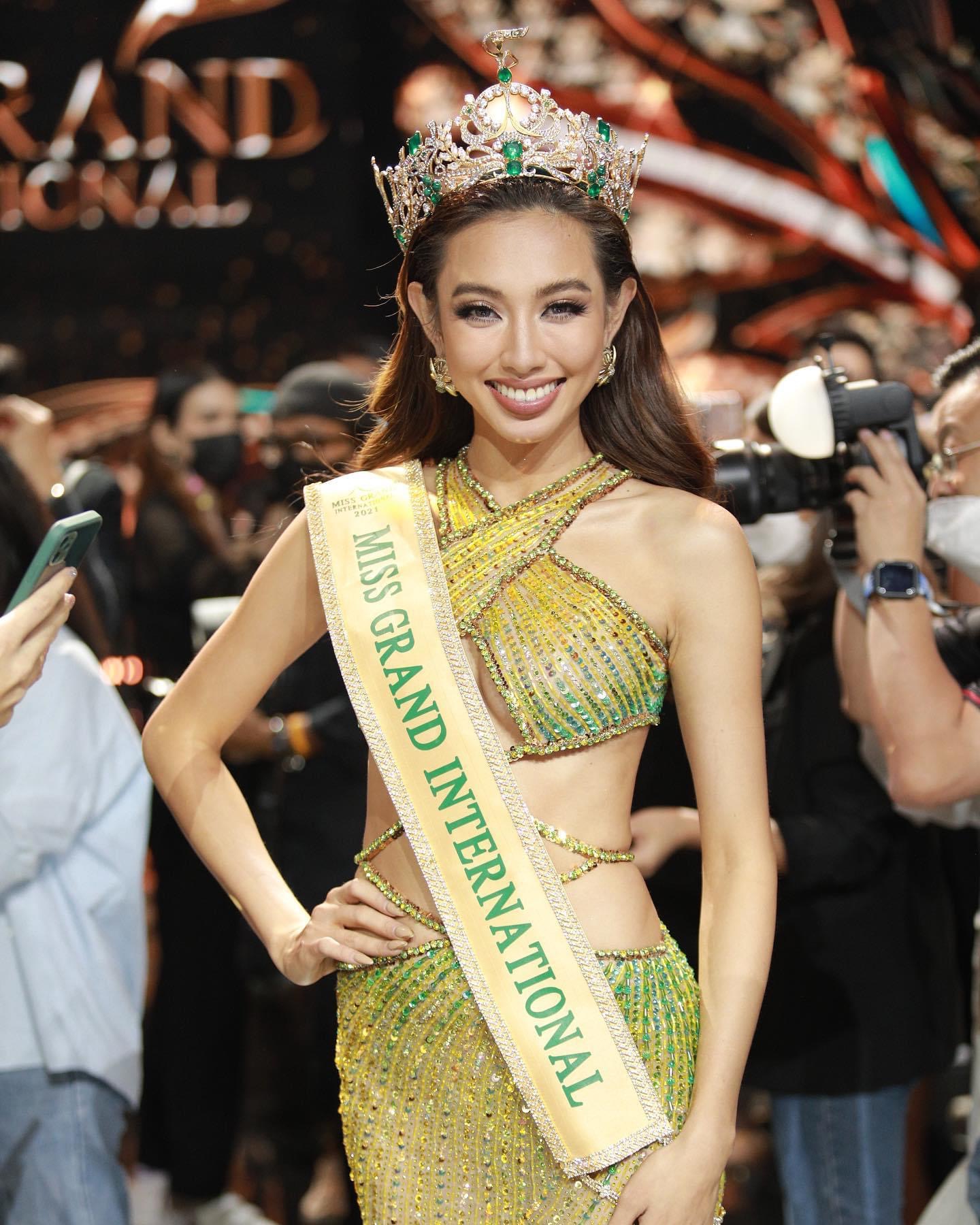 Thùy Tiên đăng quang Miss Grand International 2021