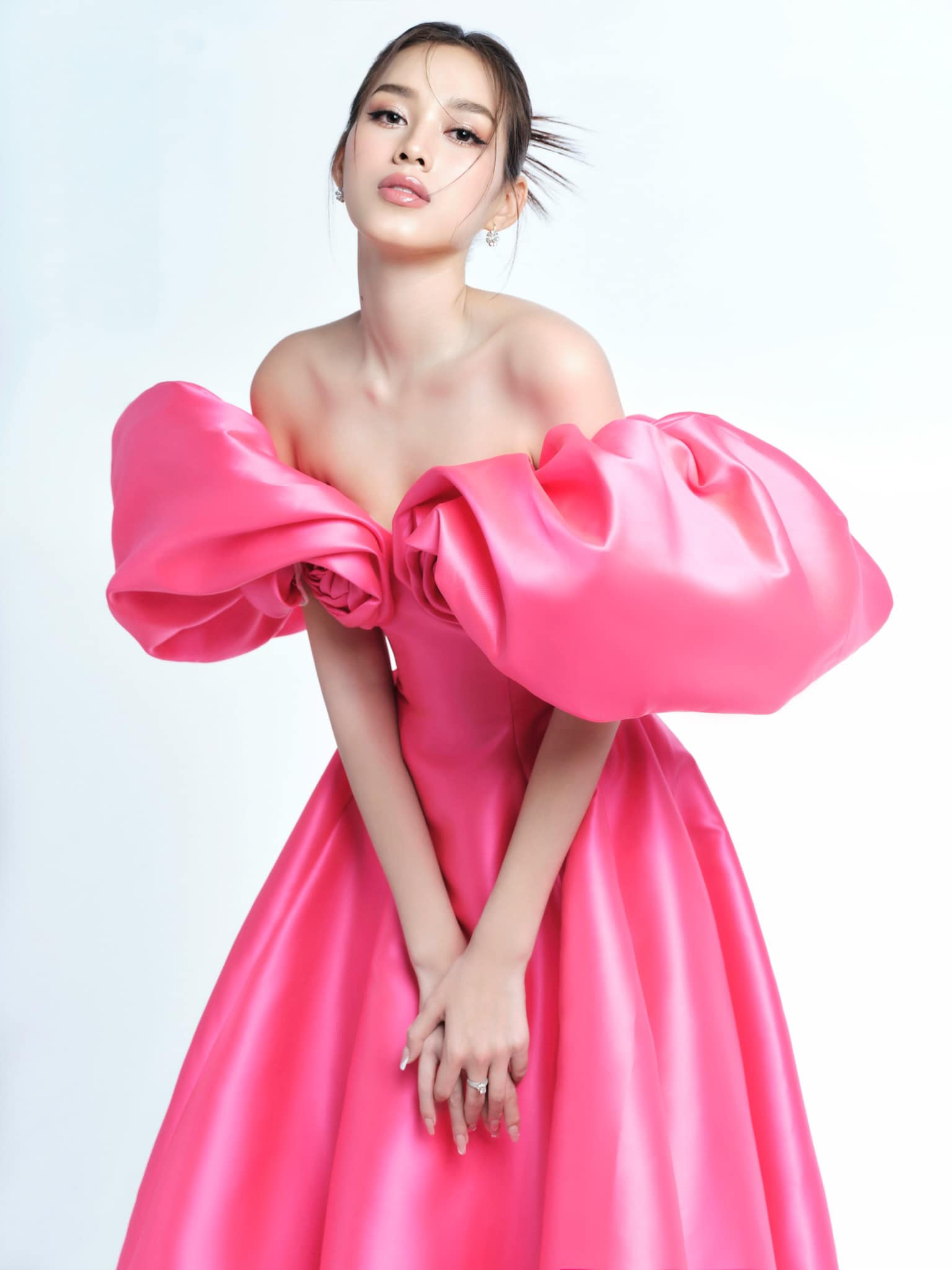 Đỗ Thị Hà kêu gọi cho Phương Anh tại Miss International 2022