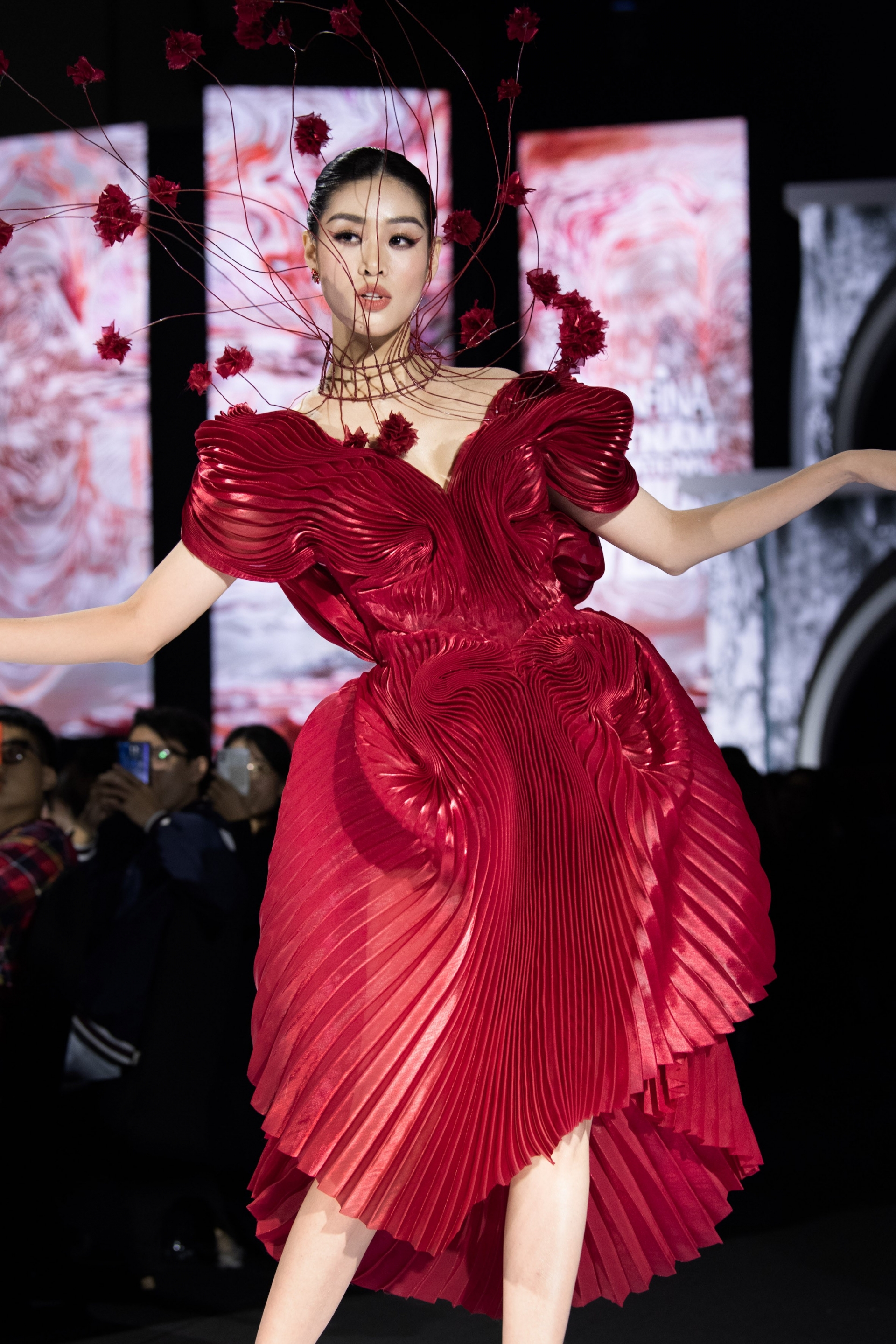 Khánh Vân lọt Top 21 Hoa hậu Hoàn vũ, cô là gương mặt giành được nhiều lượt bình chọn cao nhất trong lịch sử cuộc thi