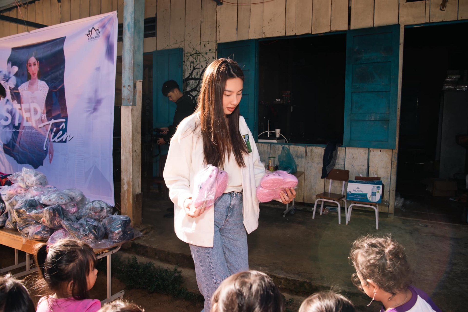 Thùy Tiên tham gia các hoạt động thiện nguyện sau khi kết thúc nhiệm kỳ