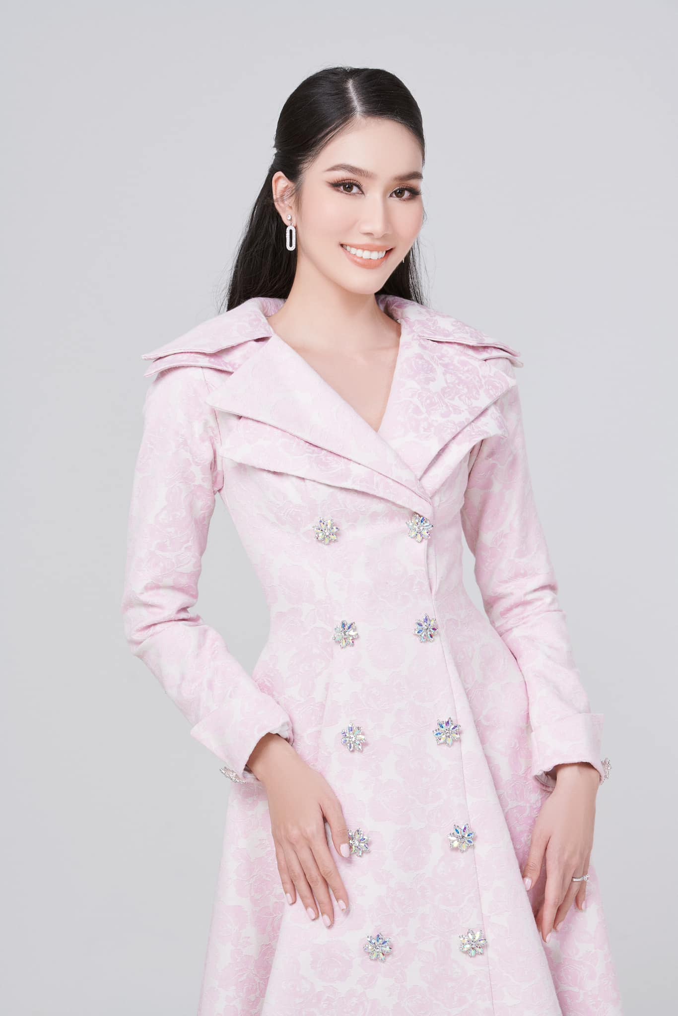 Phạm Ngọc Phương Anh được các chuyên trang sắc đẹp uy tín đánh giá cao