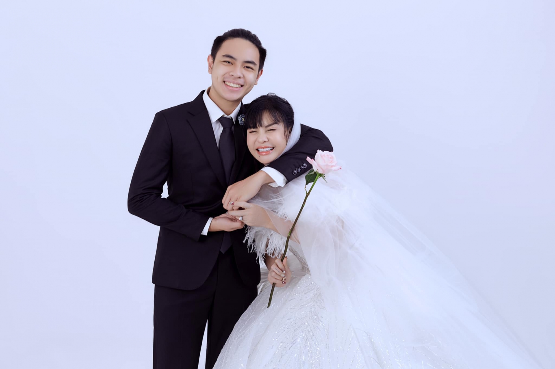 Con trai Cát Phượng là người con hiểu chuyện