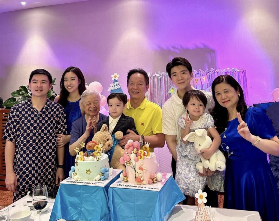 Đỗ Mỹ Linh hiếm hoi tụ họp với gia đình nhà chồng sau lễ cưới