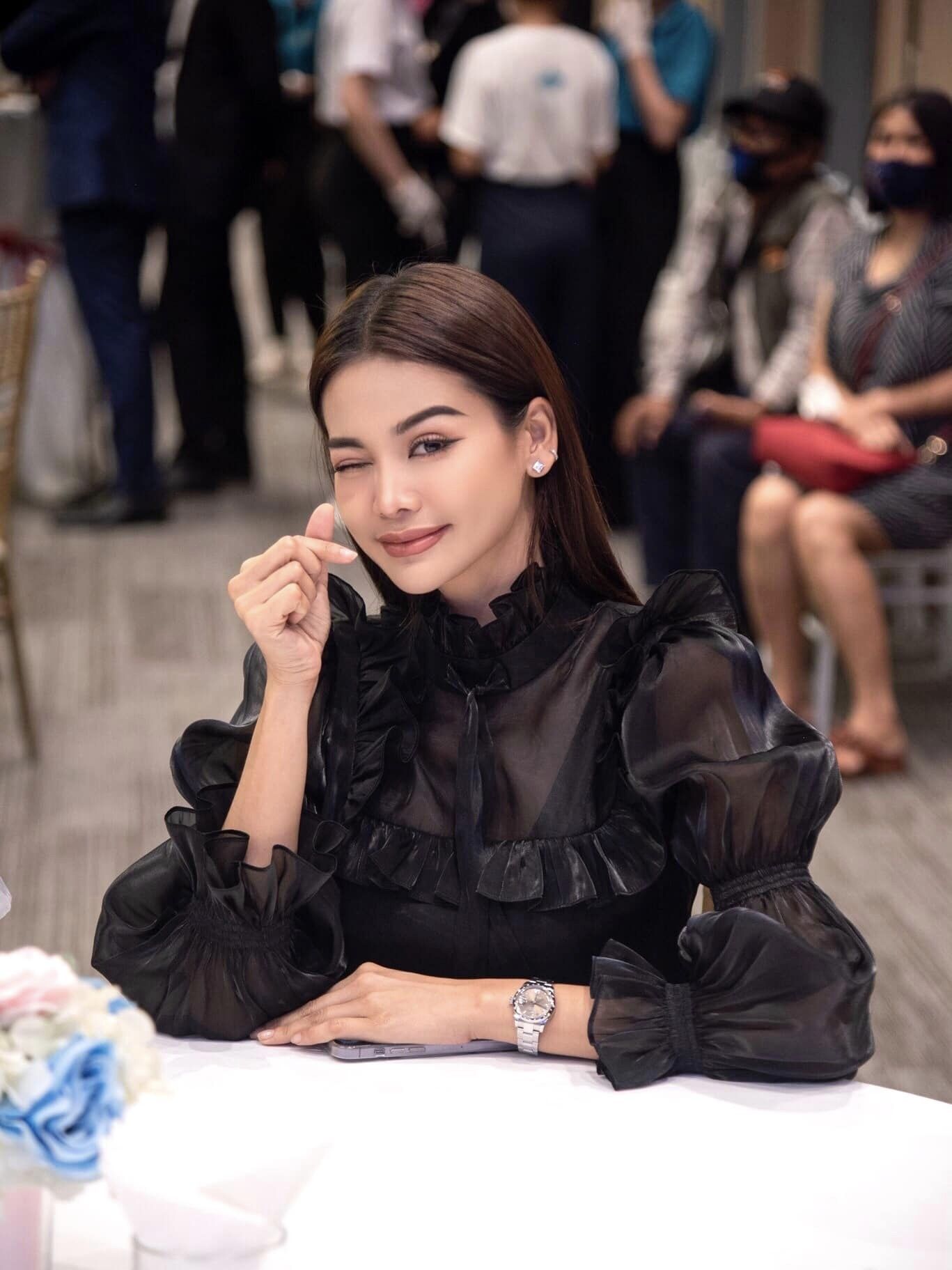 Á hậu 1 Miss Grand International 2022 là người thường xuyên gây ra tranh cãi