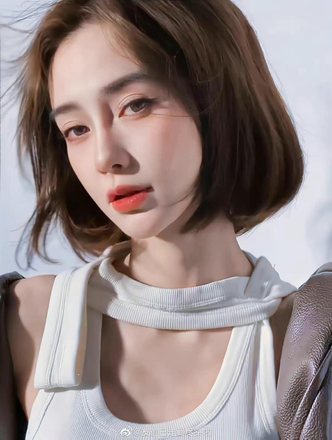 Hôm nay, 1 blogger nhận xét AngelaBaby trong hậu trường chụp tạp chí mới với mái tóc ngắn như đã quay trở lại thời kỳ nhan sắc đỉnh cao