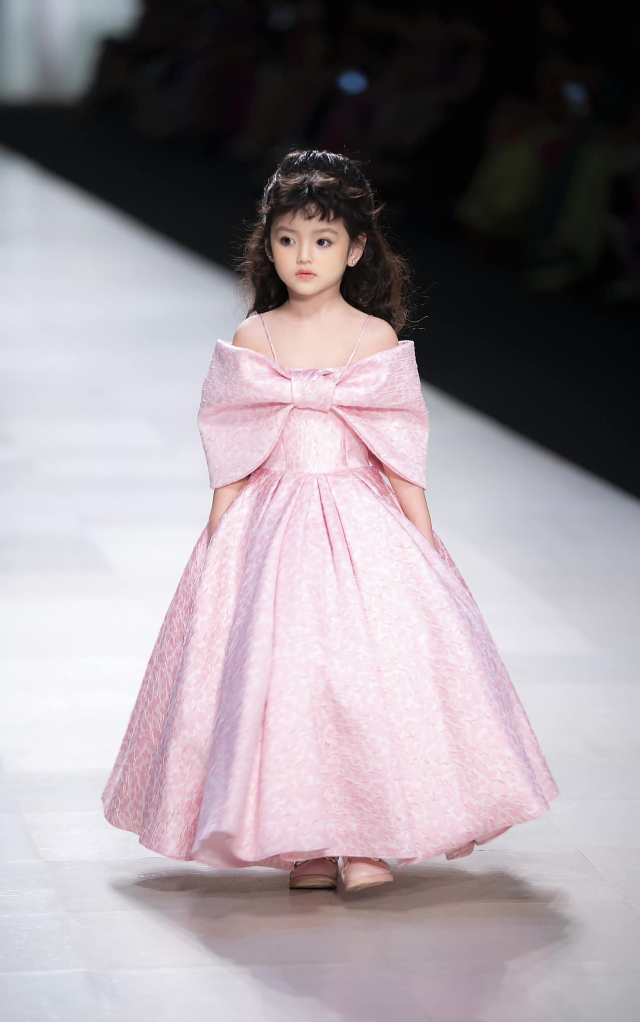 Tuổi nhỏ nhưng tài cao, 'con gái màn ảnh của' Quỳnh Kool càn quét nhiều sàn diễn tầm cỡ, góp mặt trong các dự án ăn khách của VTV