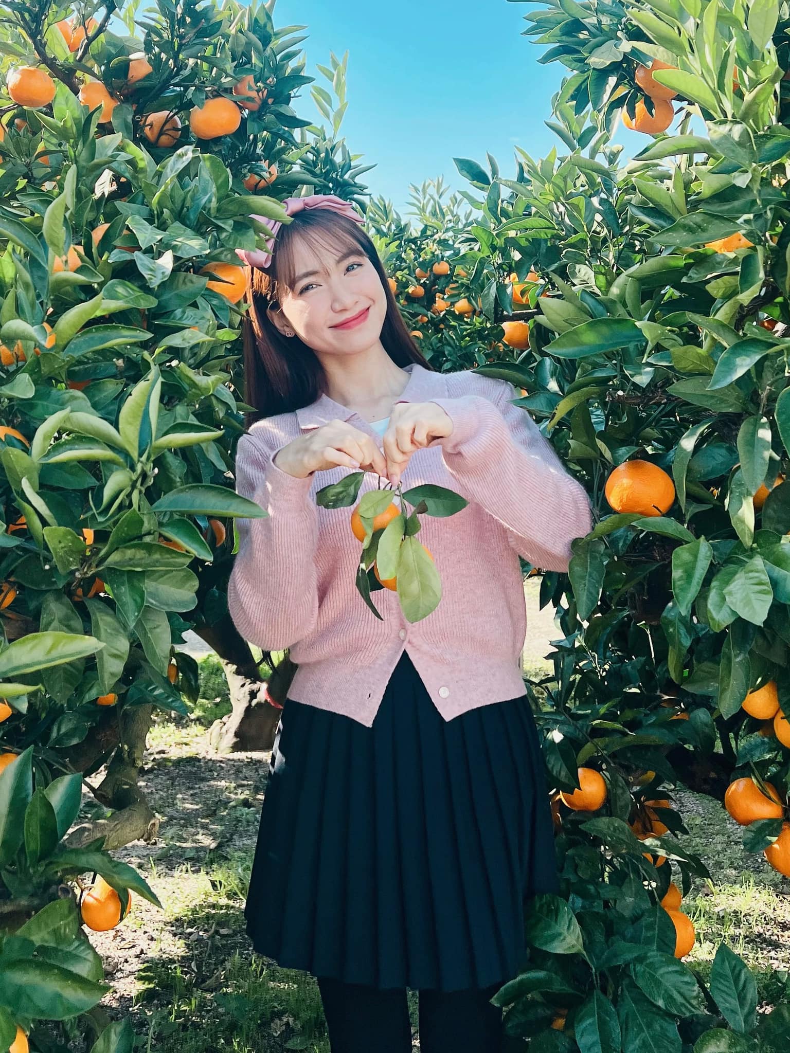 Hòa Minzy chăm chỉ làm việc, vấn đề tình cảm của cô được công chúng quan tâm