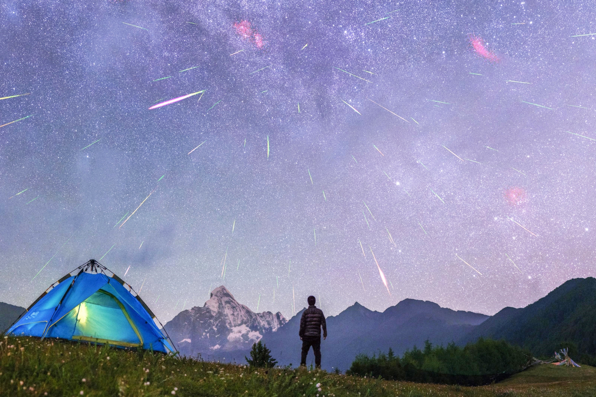 Mưa sao băng là hiện tượng thiên nhiên kỳ thú được những người yêu thiên văn ưa thích.