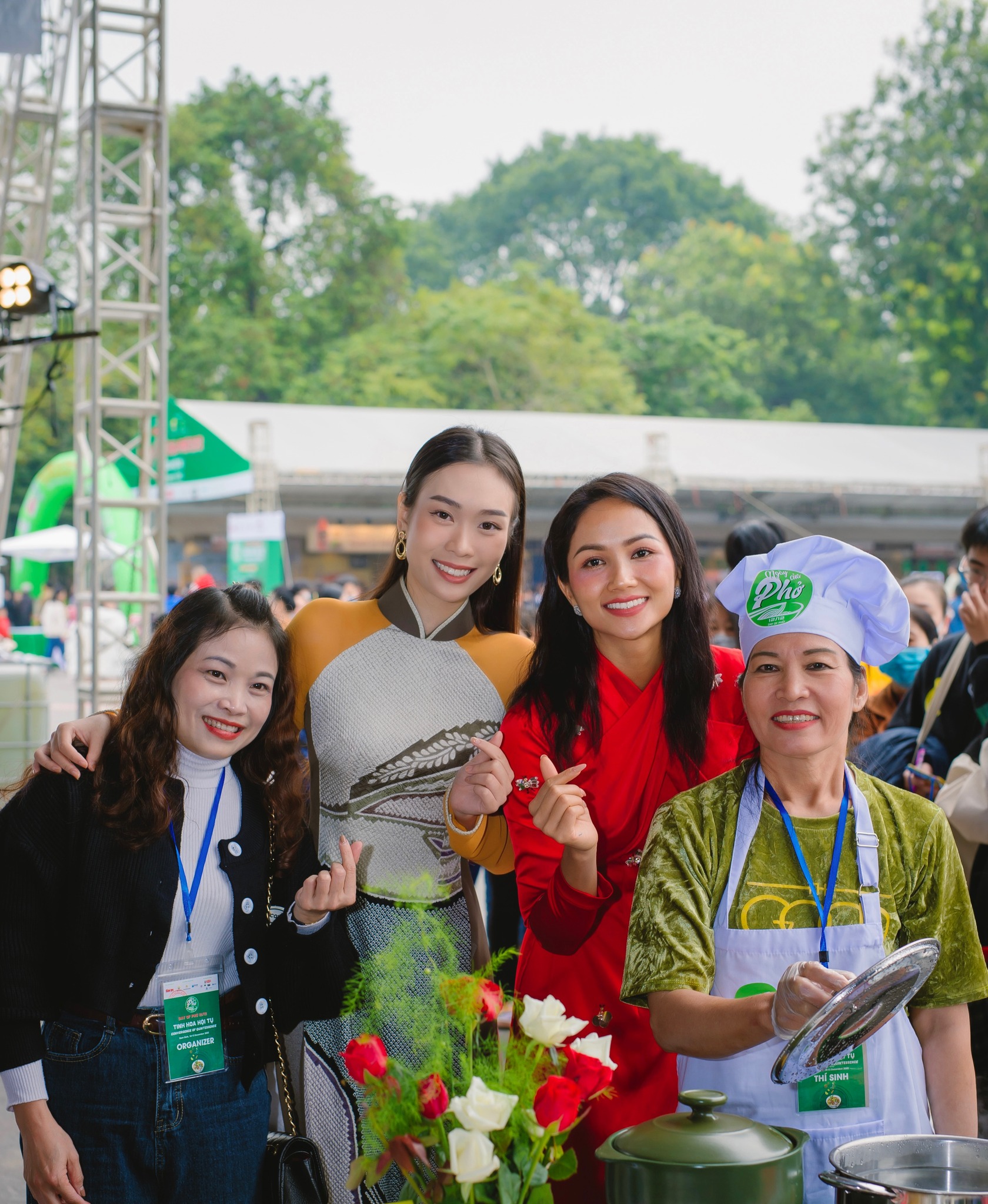 H'Hen Niê lộ diện sau tin đồn sắp lấy chồng, ngoại hình gây chú ý - Ảnh 2