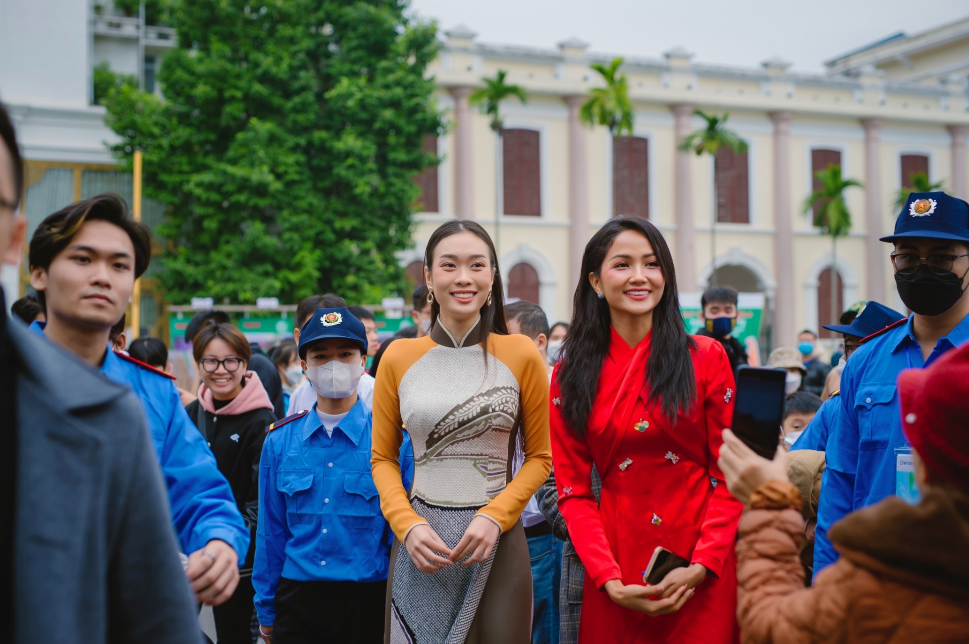 H'Hen Niê lộ diện sau tin đồn sắp lấy chồng tại sự kiện nhân 'Ngày Của Phở'