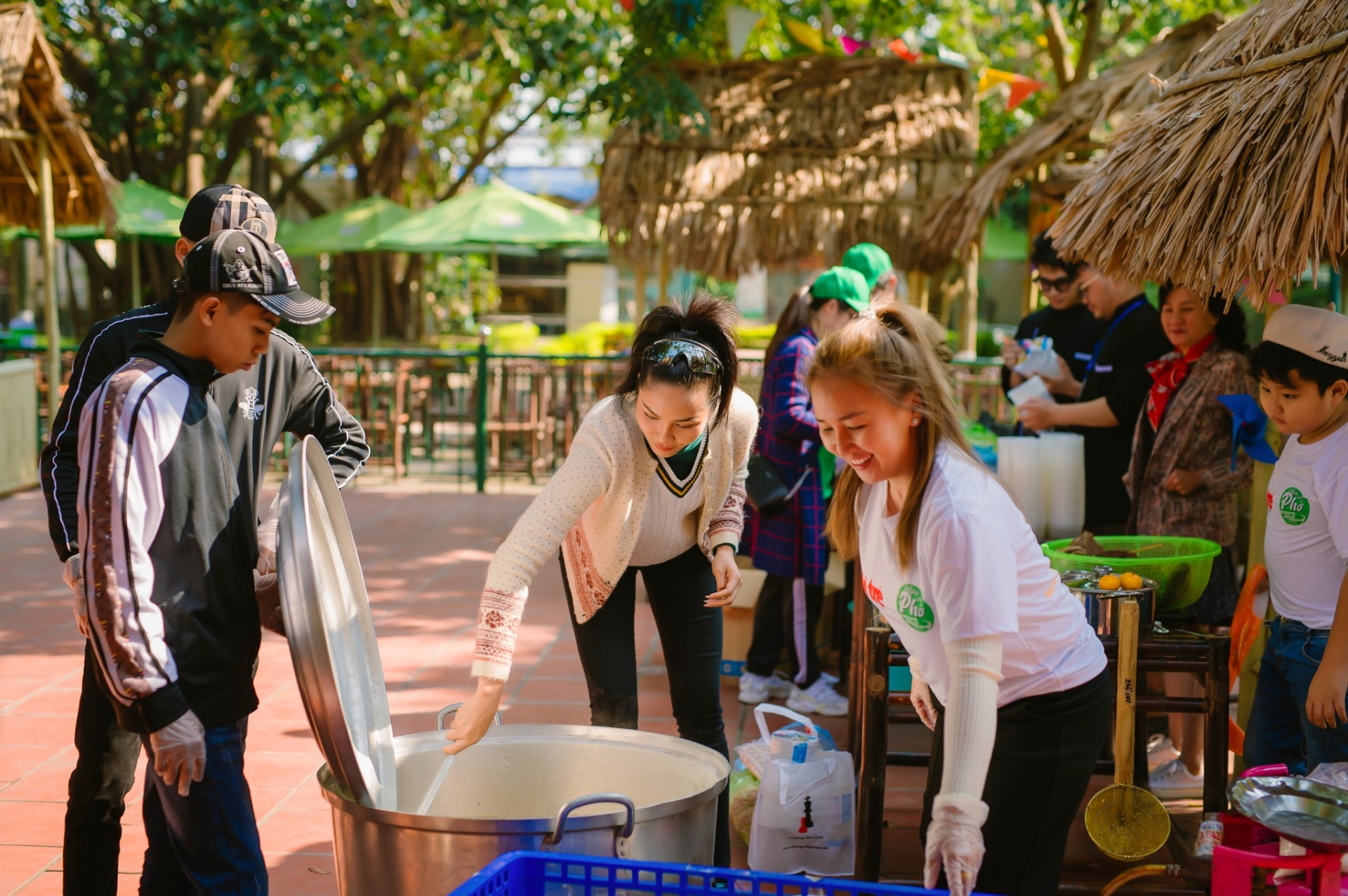 H'Hen Niê gây ấn tượng bởi hình ảnh bình dị, chân chất