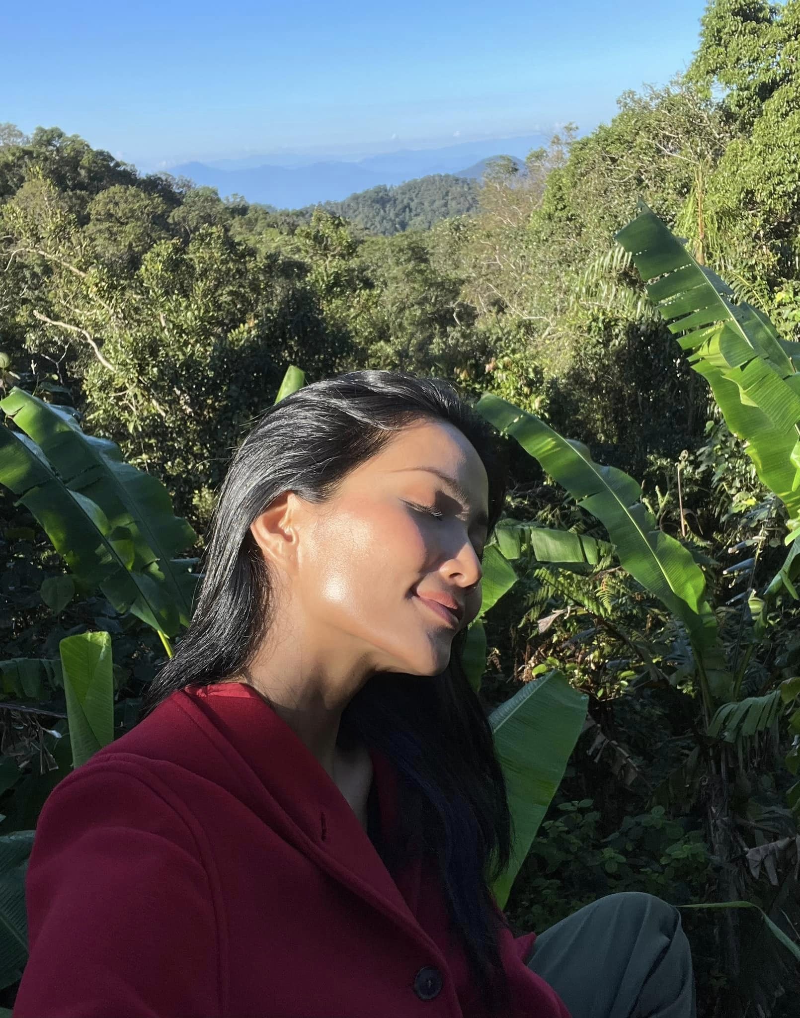 H'Hen Niê nhiều lần tự tin khoe gương mặt mộc