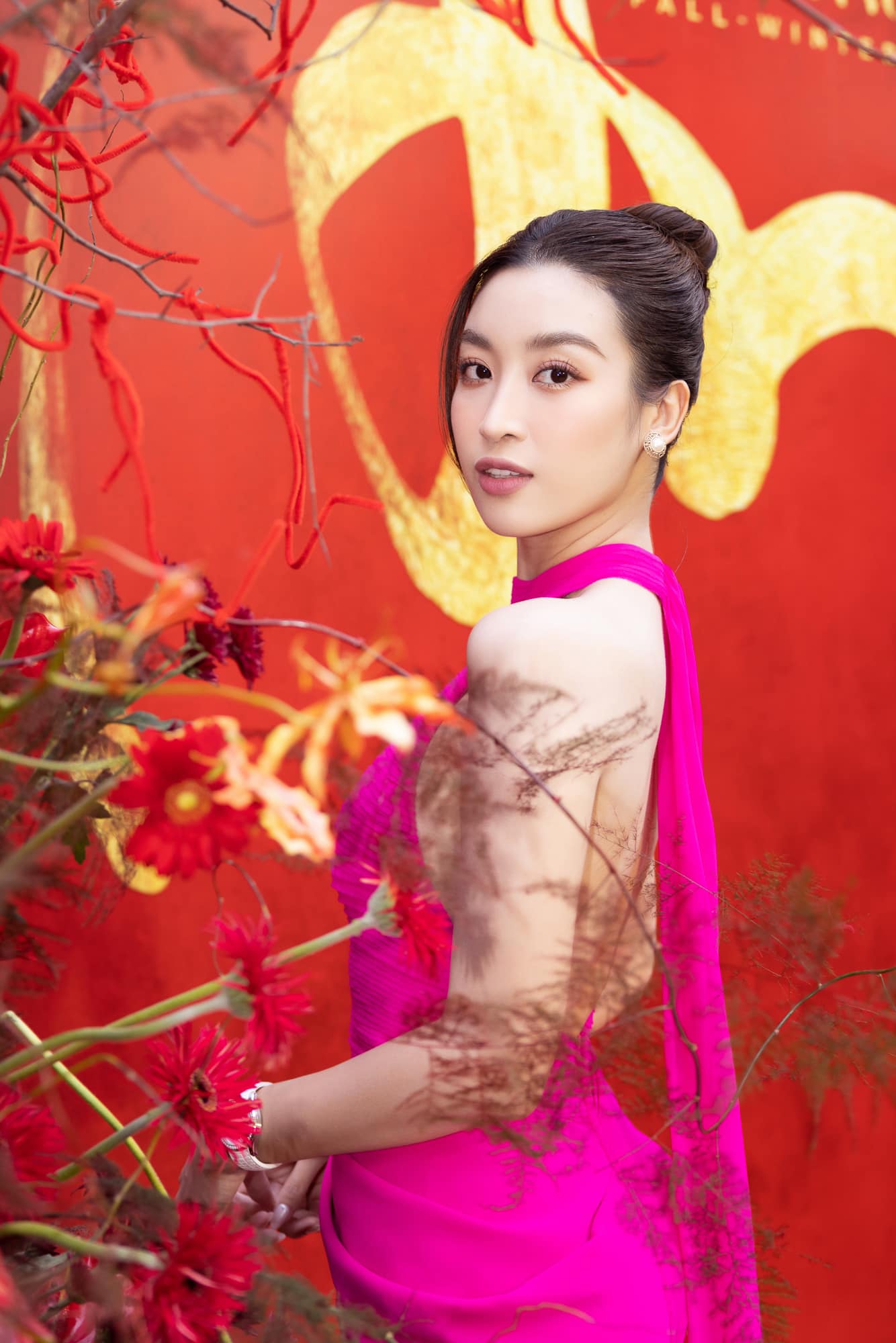 Cư dân mạng đa số đều phải trầm trồ trước khả năng duy trì vóc dáng hoàn hảo của con dâu nhà Bầu Hiển