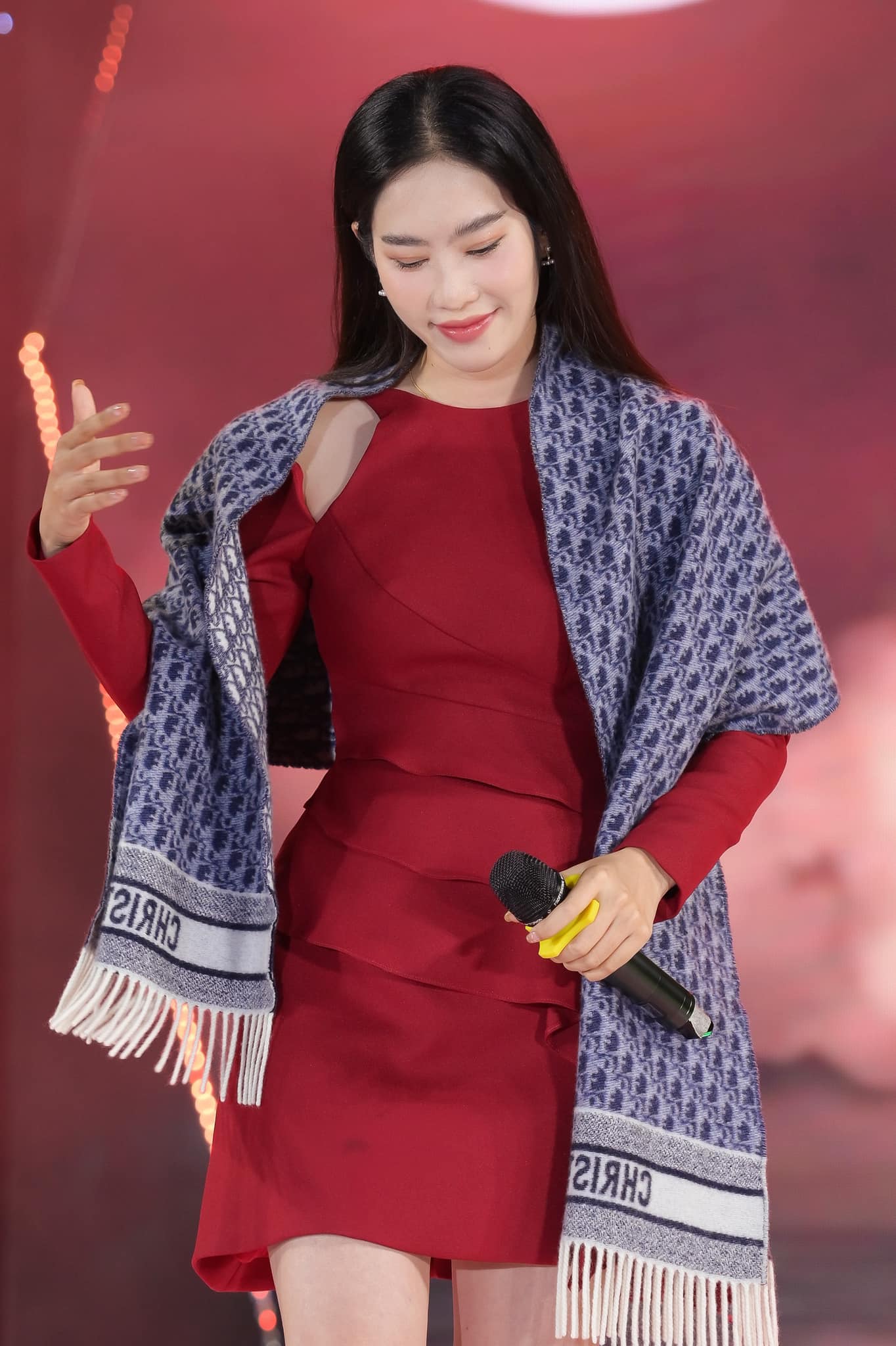 Nam Em thường xuyên vướng ồn ào liên quan đến vấn đề tình cảm