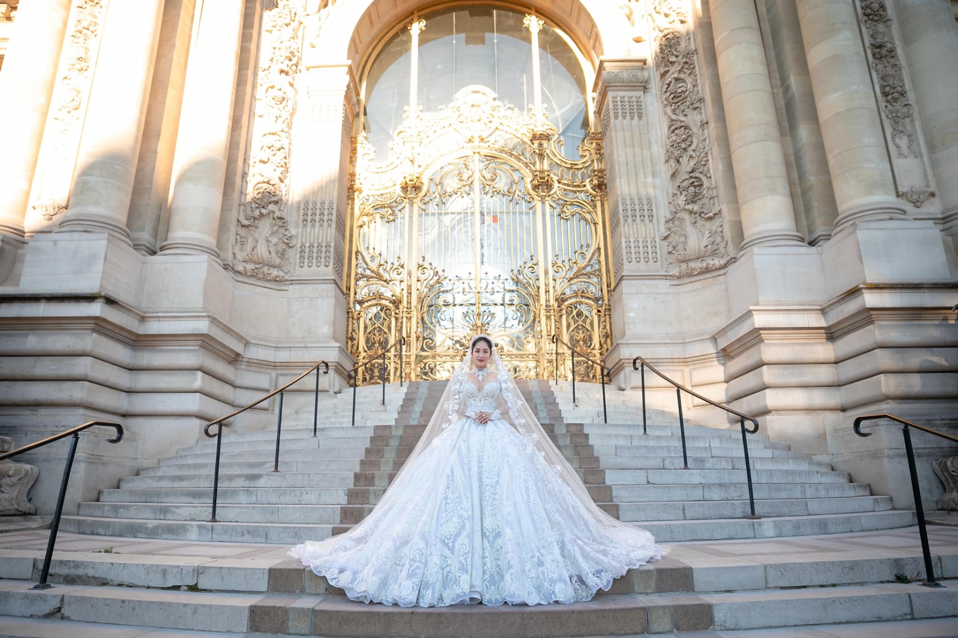 Bộ ảnh cưới khác được Khánh Thi - Phan Hiển đăng tải cùng ngày: Cô dâu đẹp không tì vết