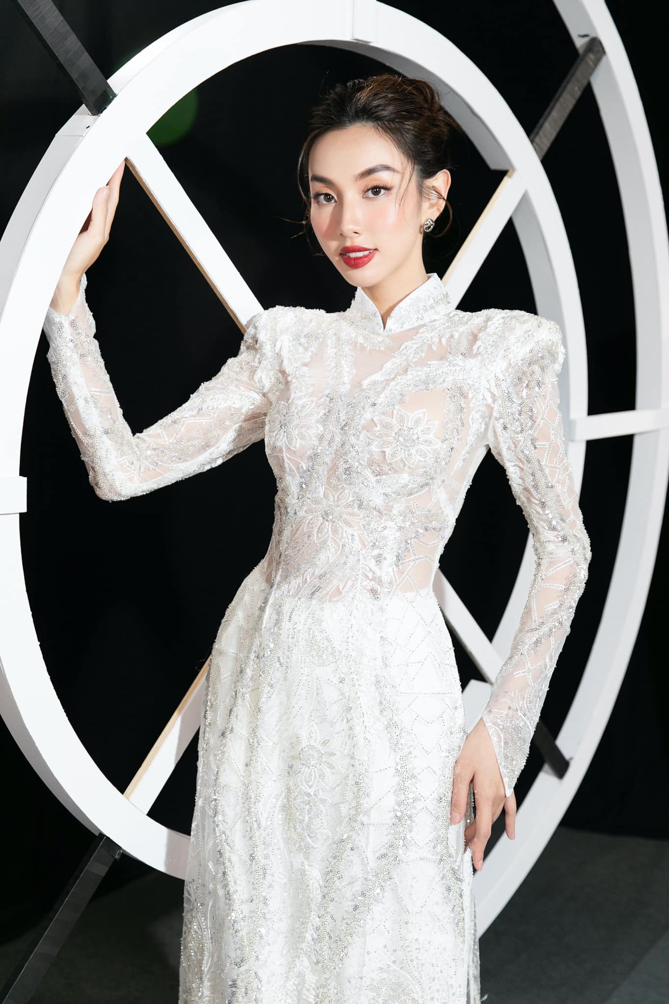 Không chỉ xinh đẹp Thùy Tiên còn rất ấm áp