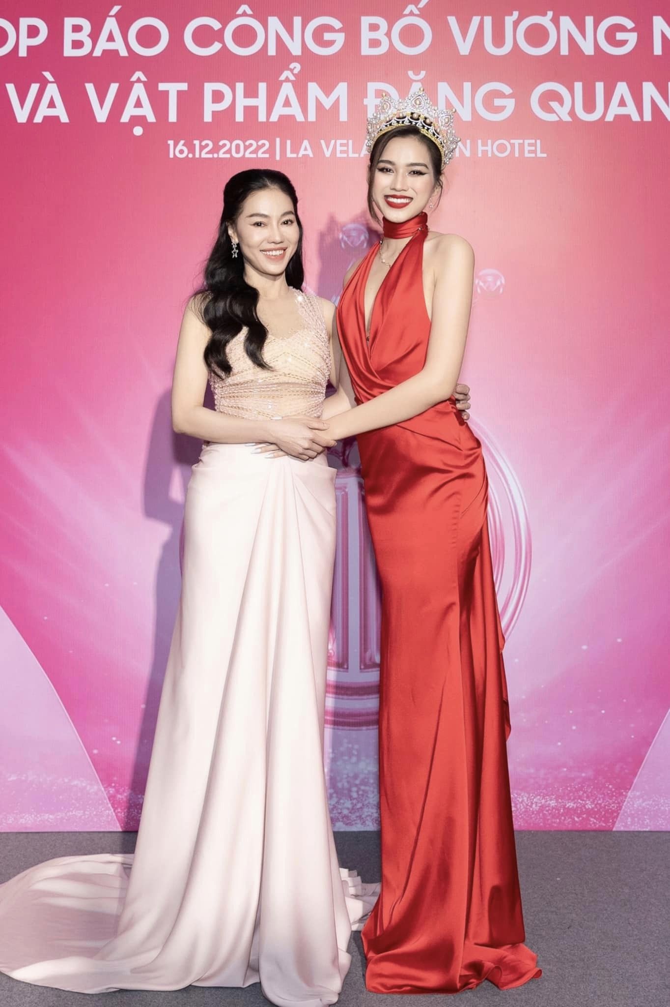 Video: Đỗ Thị Hà để mặt mộc đi duyệt chương trình, thần thái thế nào giữa 'rừng' người đẹp? - Ảnh 4