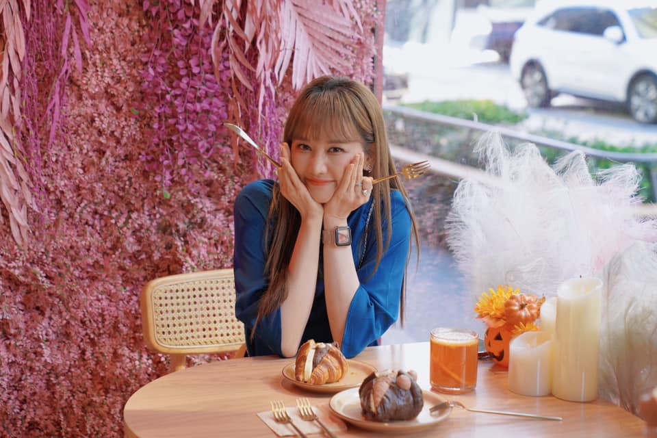 Sau thời gian điều trị bệnh, Hari Won giờ đây đã lấy lại diện mạo