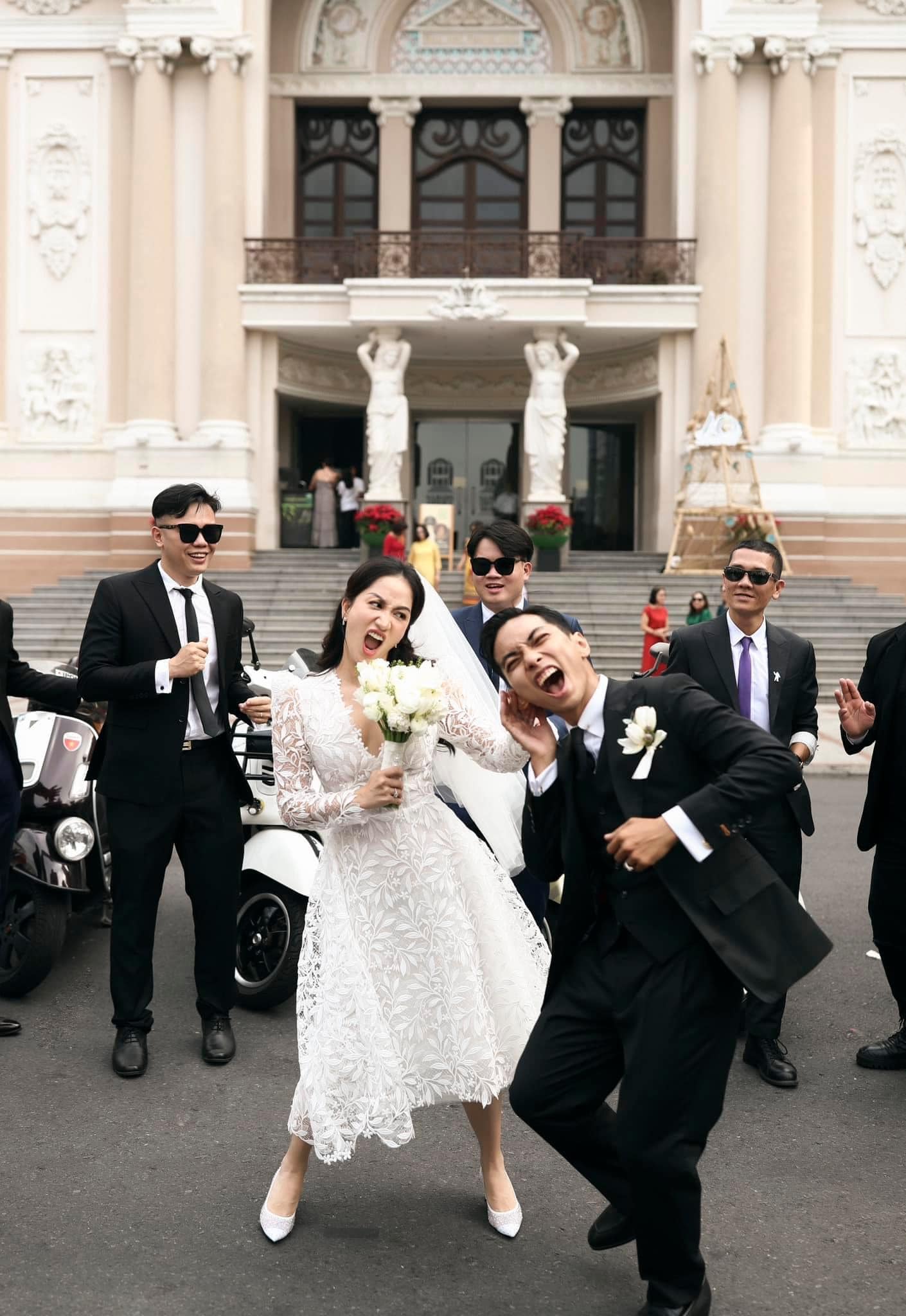 CHÙM ẢNH: Đám cưới siêu lầy lội của Khánh Thi - Phan Hiển, dàn khách mời đồng loạt nói lời 'gan ruột' - Ảnh 18