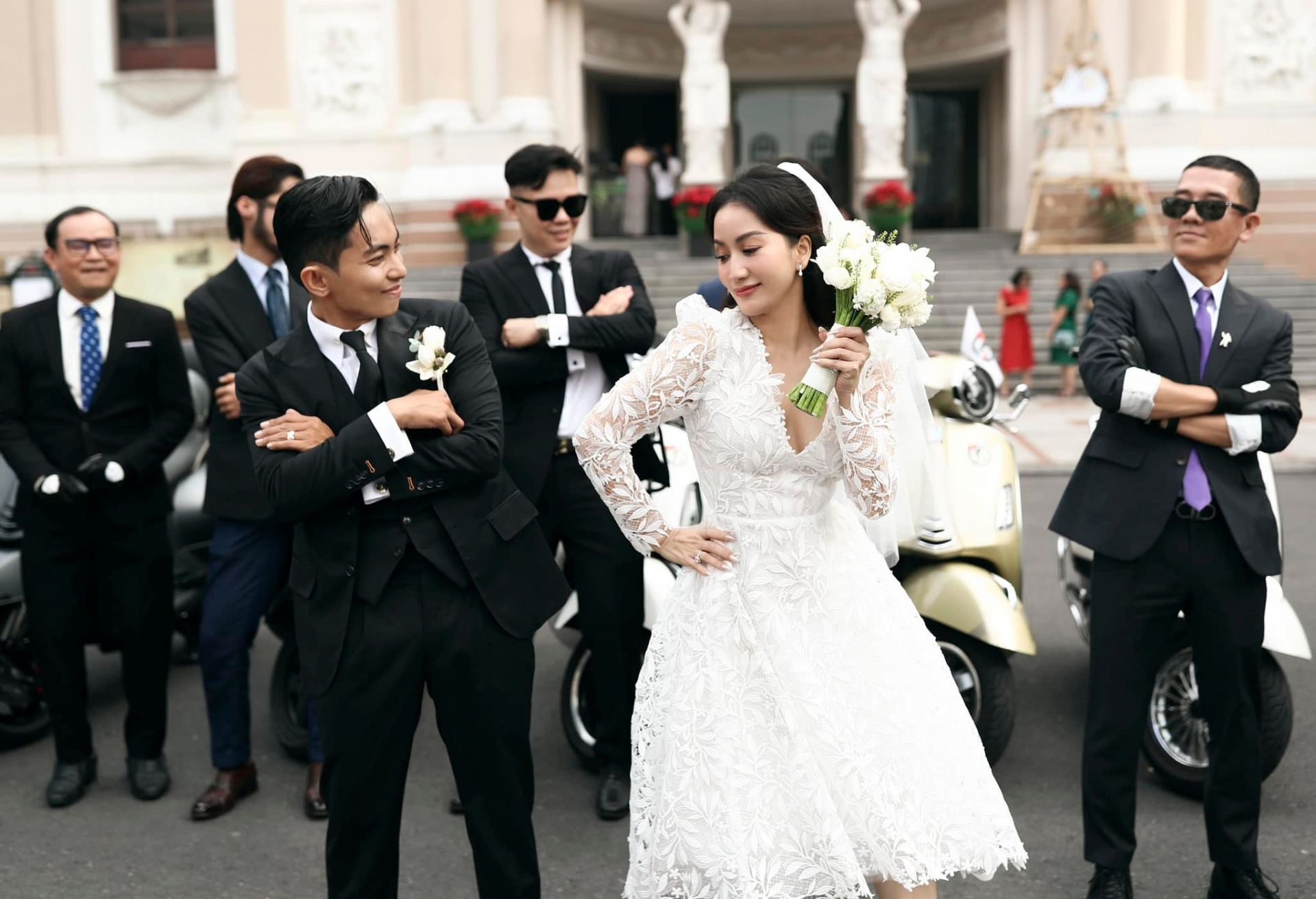 CHÙM ẢNH: Đám cưới siêu lầy lội của Khánh Thi - Phan Hiển, dàn khách mời đồng loạt nói lời 'gan ruột' - Ảnh 10