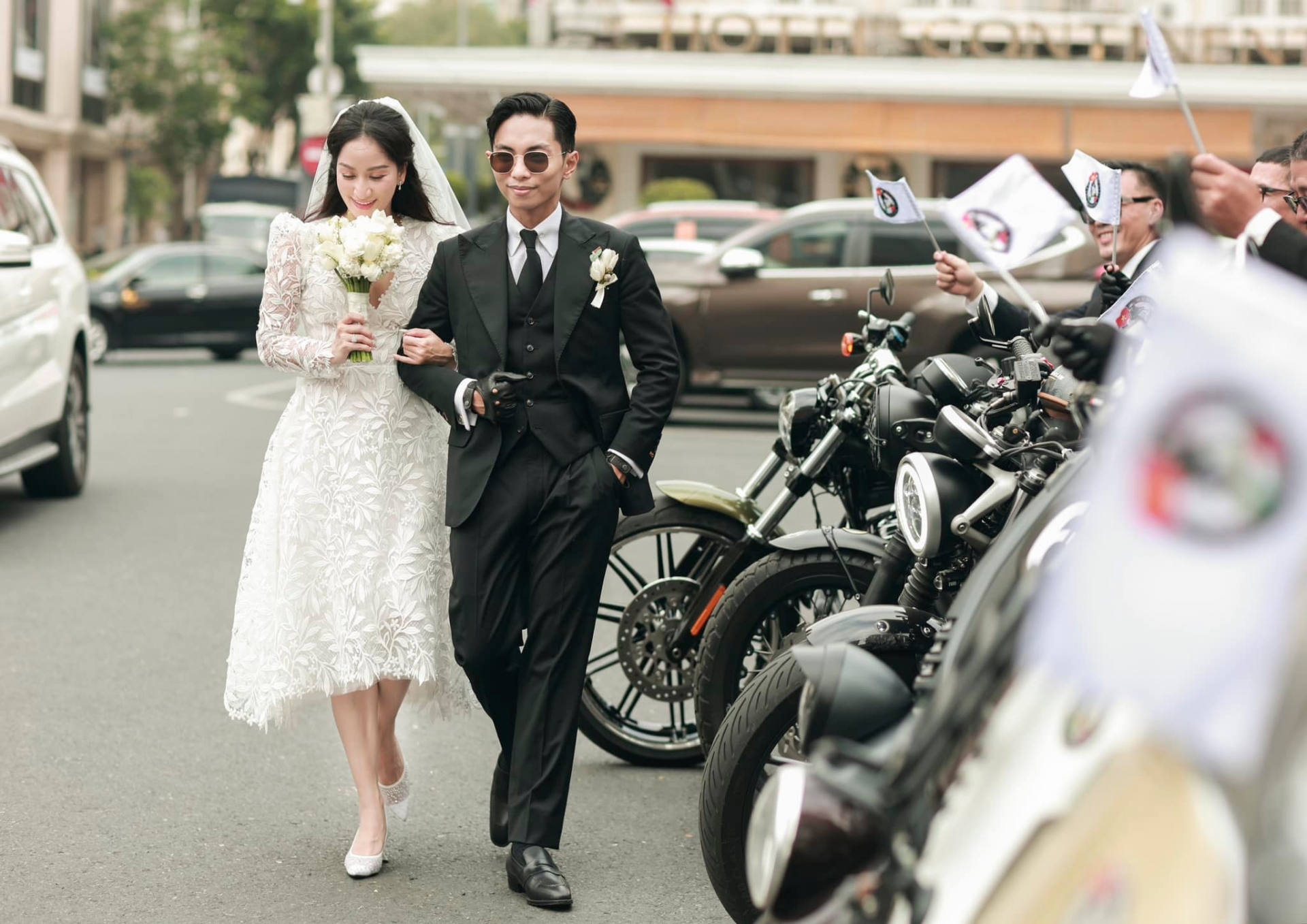 CHÙM ẢNH: Đám cưới siêu lầy lội của Khánh Thi - Phan Hiển, dàn khách mời đồng loạt nói lời 'gan ruột' - Ảnh 6