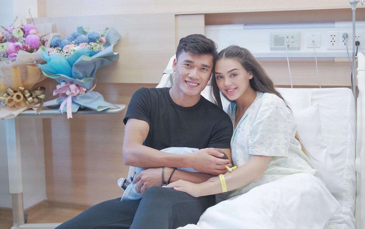 Gia đình Bùi Tiến Dũng chào đón thành viên mới vào cuối tháng 11