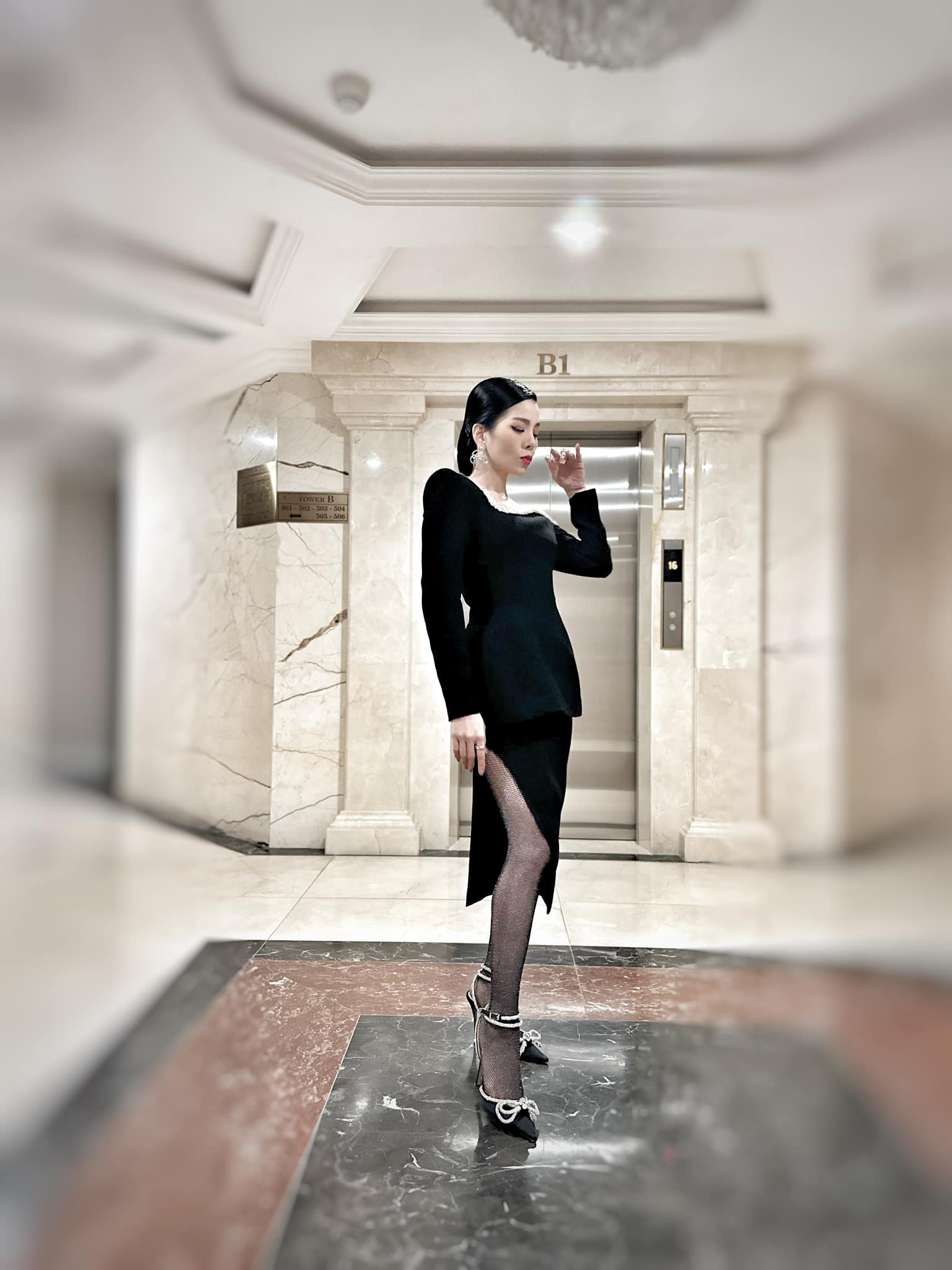 Lệ Quyên khoe khí chất sang chảnh trong bộ ảnh mới