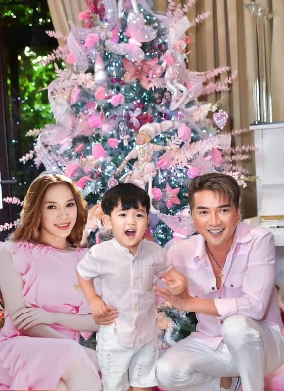 Vừa khoe hình gia đình hạnh phúc với Mỹ Tâm, Đàm Vĩnh Hưng tiết lộ về nỗi niềm khó dứt - Ảnh 1 Vừa khoe hình gia đình hạnh phúc với Mỹ Tâm, Đàm Vĩnh Hưng tiết lộ về nỗi niềm khó dứt - Ảnh 1