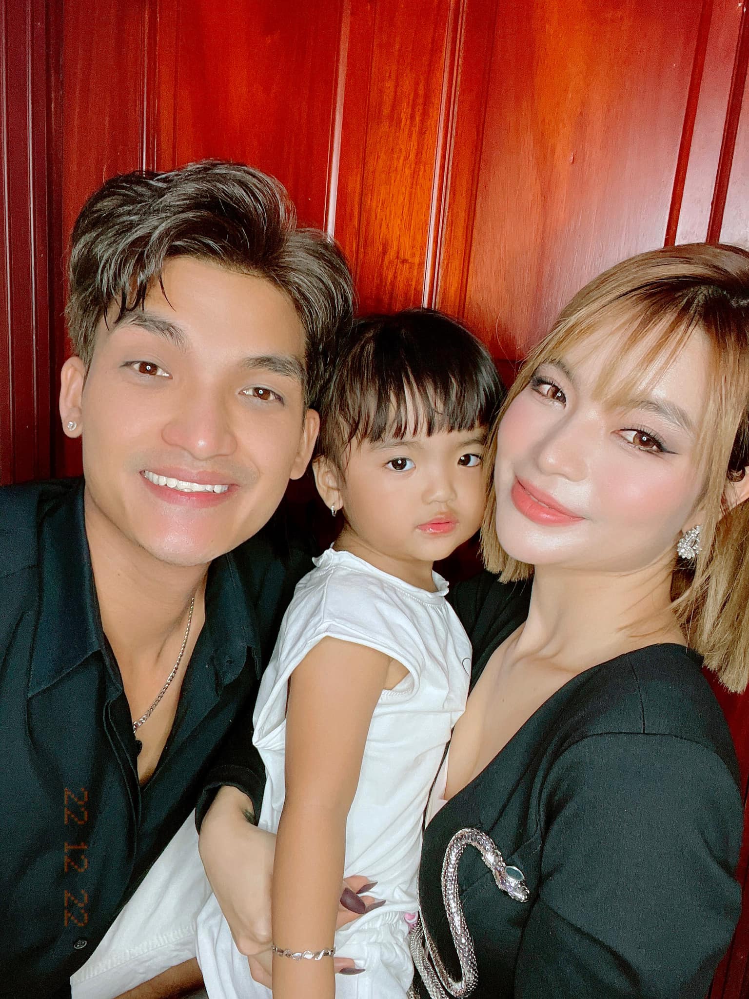 Cuộc sống hôn nhân viên mãn của Mạc Văn Khoa - Trần Thảo Vy khiến công chúng ngưỡng mộ. Ảnh: FBNV