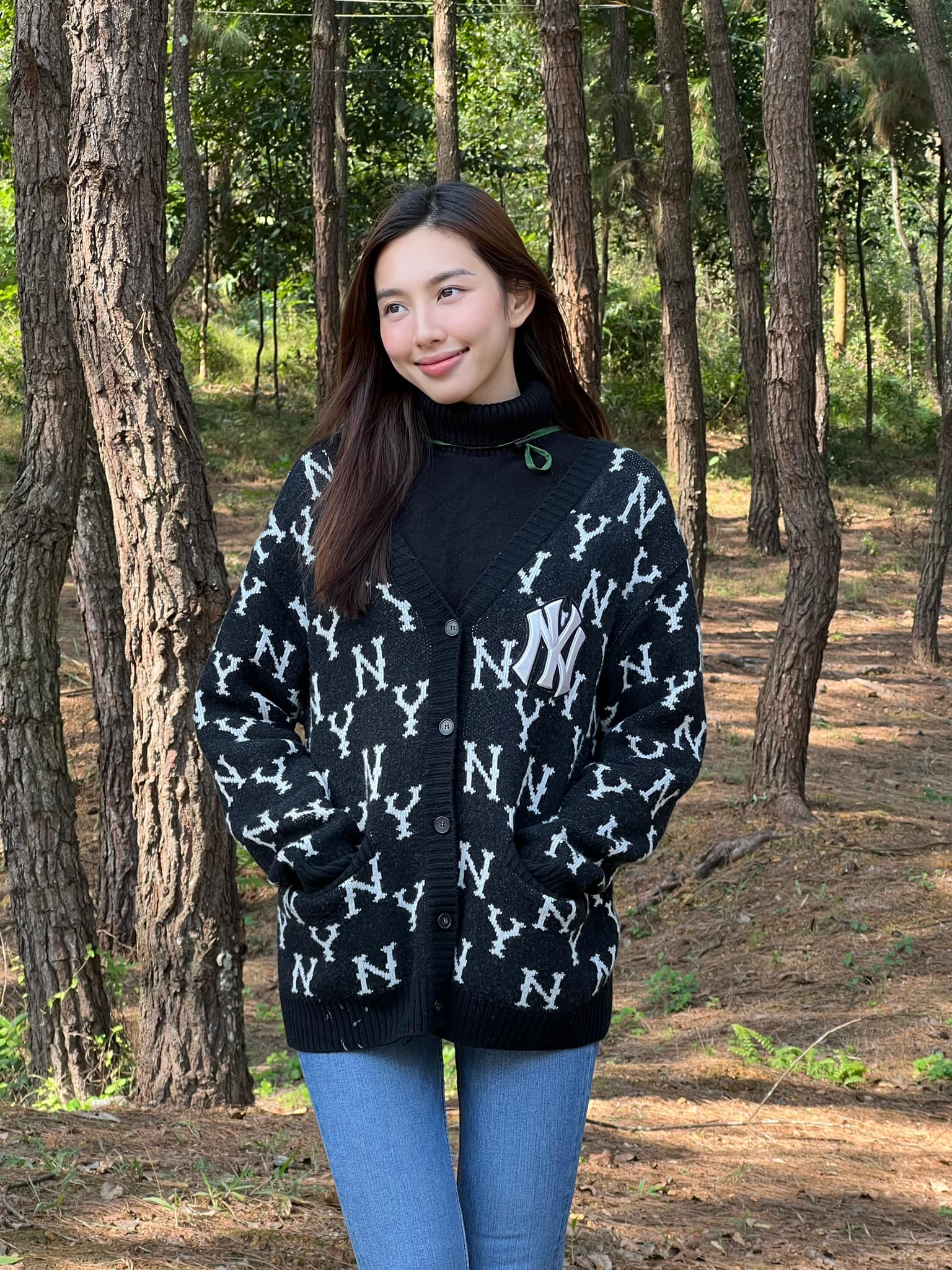 Thùy Tiên từ lâu được biết bến là nàng hậu 'u mê' trẻ con. Ảnh: FBNV