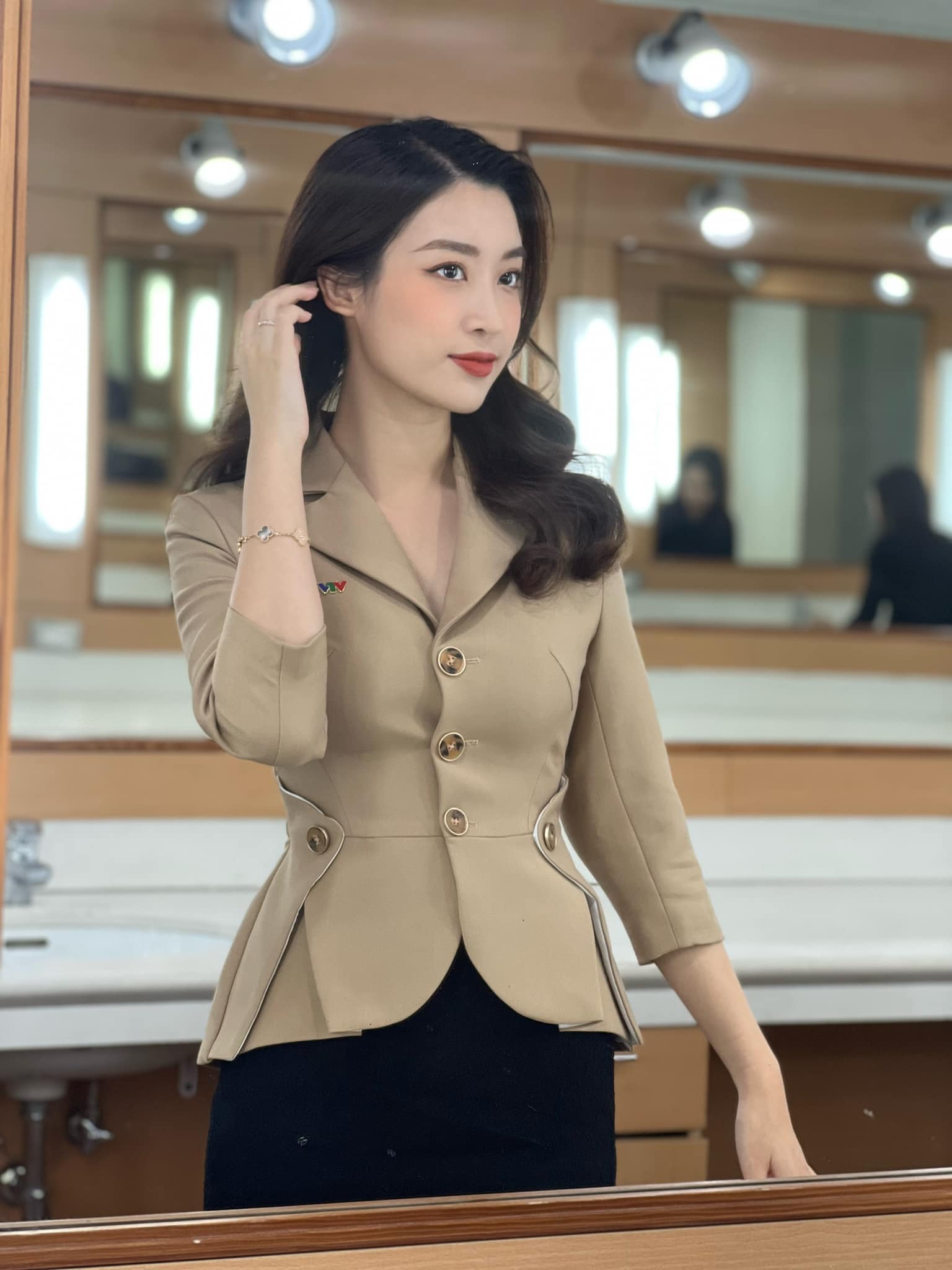 Trở thành con dâu nhà hào môn, Đỗ Mỹ Linh được đối đãi vô cùng tốt. Ảnh: FBNV