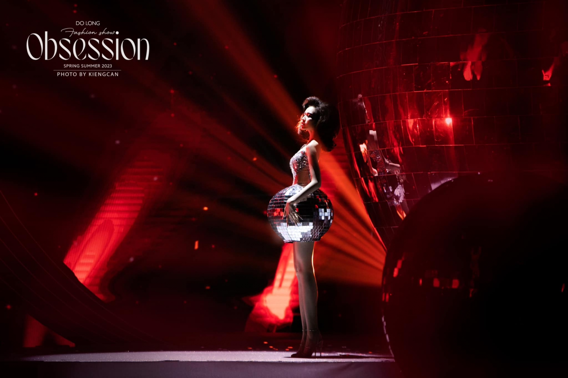 Video: Đỗ Thị Hà để mặt mộc đi duyệt chương trình, 'quậy đục' sàn diễn nhờ lợi thế này - Ảnh 5