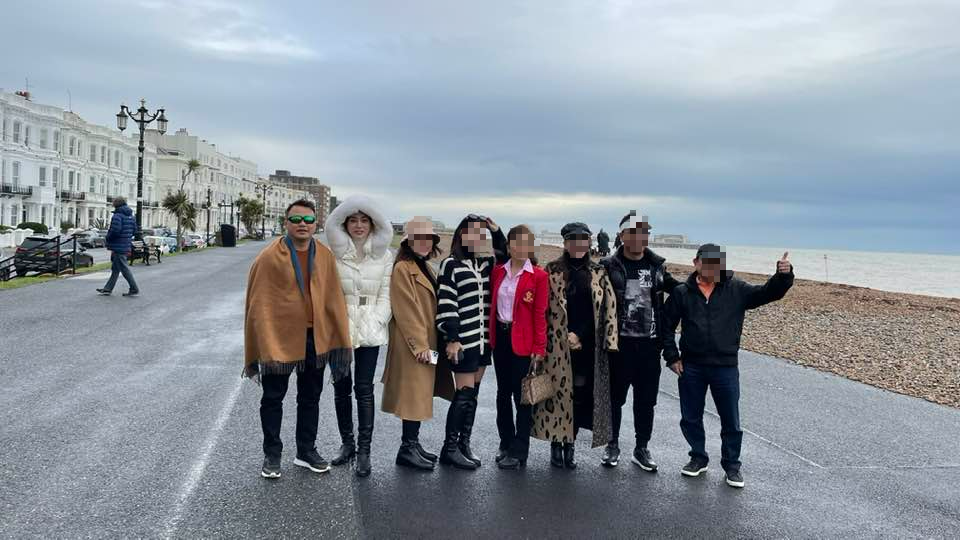 Phương Oanh lại đăng ảnh với trạng thái 'chơi vơi' - Ảnh 1