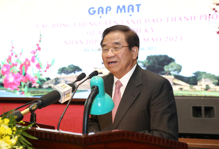 Nguyên Bí thư tỉnh ủy Hà Tây Hà Văn Hiền phát biểu tại buổi gặp mặt Nguyên Bí thư tỉnh ủy Hà Tây Hà Văn Hiền phát biểu tại buổi gặp mặt