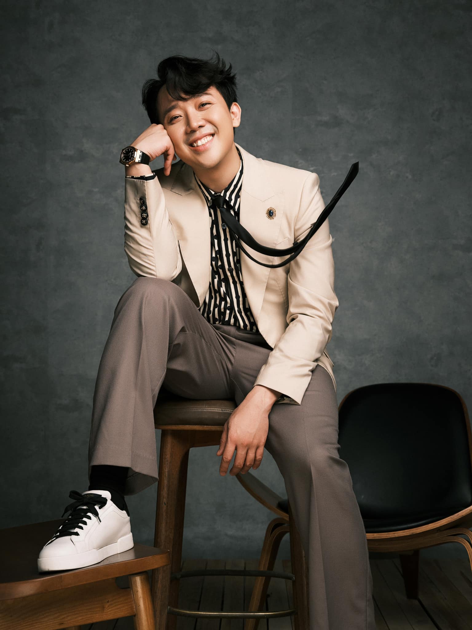 Trấn Thành liên tục lên tiếng phủ nhận tin đồn ly hôn Hari Won để tránh những ảnh hưởng không đáng có. Ảnh: Facebook Trấn Thành