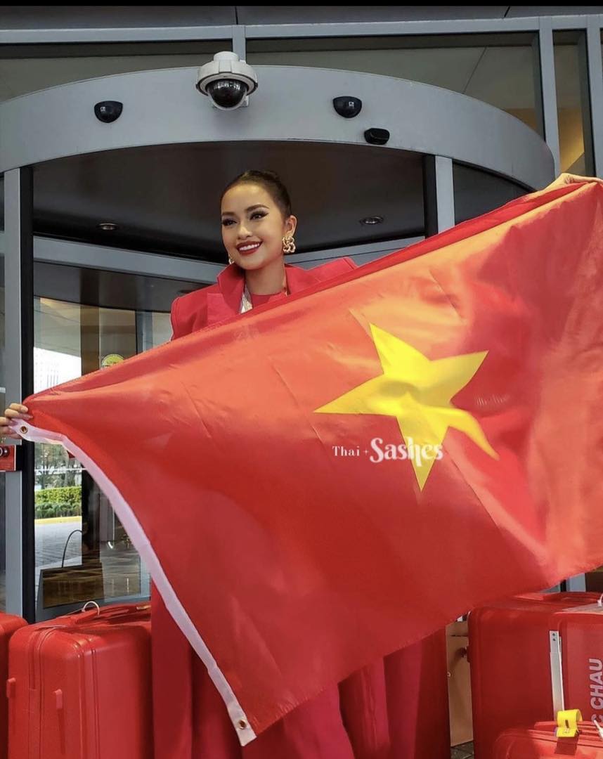 'Chào sân' Miss Universe, Ngọc Châu gây ấn tượng bởi visual chặt chém.