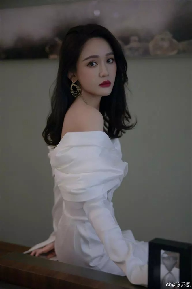 Mới đây, Trần Kiều Ân chia sẻ đến công chúng và người hâm mộ tình hình sức khỏe của bản thân. Nữ diễn viên Vẫn Cứ Thích Em cho biết cô gặp hội chứng ngưng thở khi ngủ. Trần Kiều Ân tiết lộ, cô đến bệnh viện để kiểm tra sóng não và cho kết quả ngưng thở khoảng 25 lần một giờ, mỗi lần lên đến 50 giây trở lên, đây là trường hợp ngưng thở khi ngủ rất nghiêm trọng.