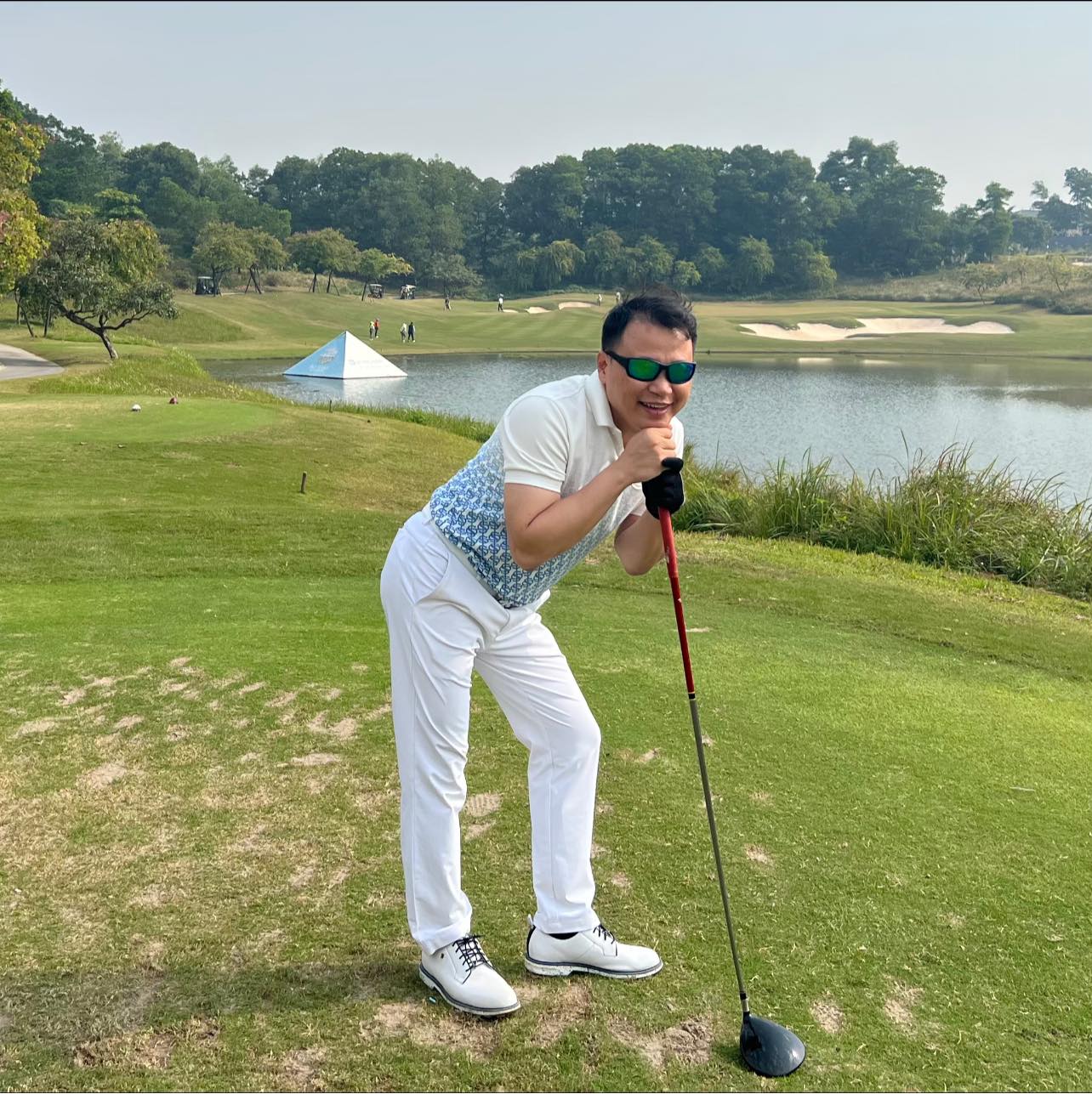 Kể từ ngày yêu Phương Oanh, Shark Bình chăm chút nhiều hơn cho ngoại hình của mình. Ảnh: Facebook Shark Bình