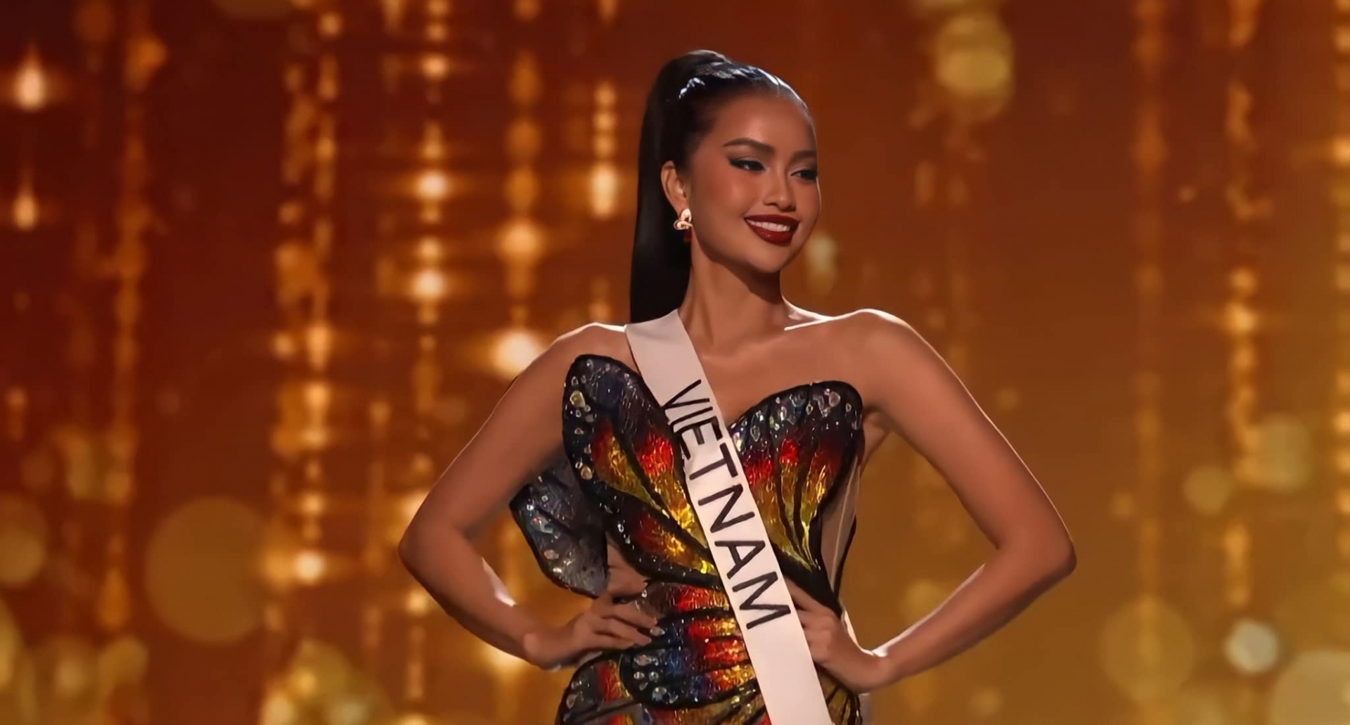 Bán kết Miss Universe 2022: Ngọc Châu hô vang 2 tiếng Việt Nam, càn quét sàn diễn với thần thái đỉnh  - Ảnh 6