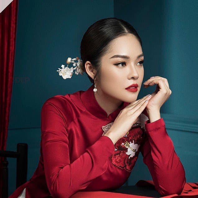Lùm xùm quỵt nợ khiến Dương Cẩm Lynh trở thành tâm điểm Lùm xùm quỵt nợ khiến Dương Cẩm Lynh trở thành tâm điểm