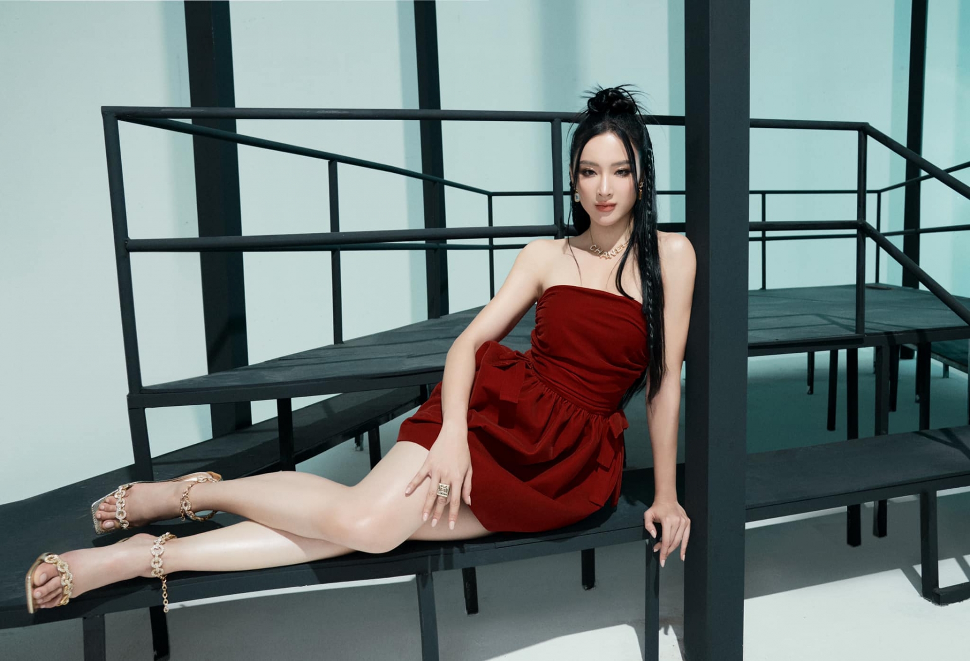 Angela Phương Trinh nhận được quan tâm của công chúng sau thông báo tái xuất làng giải trí