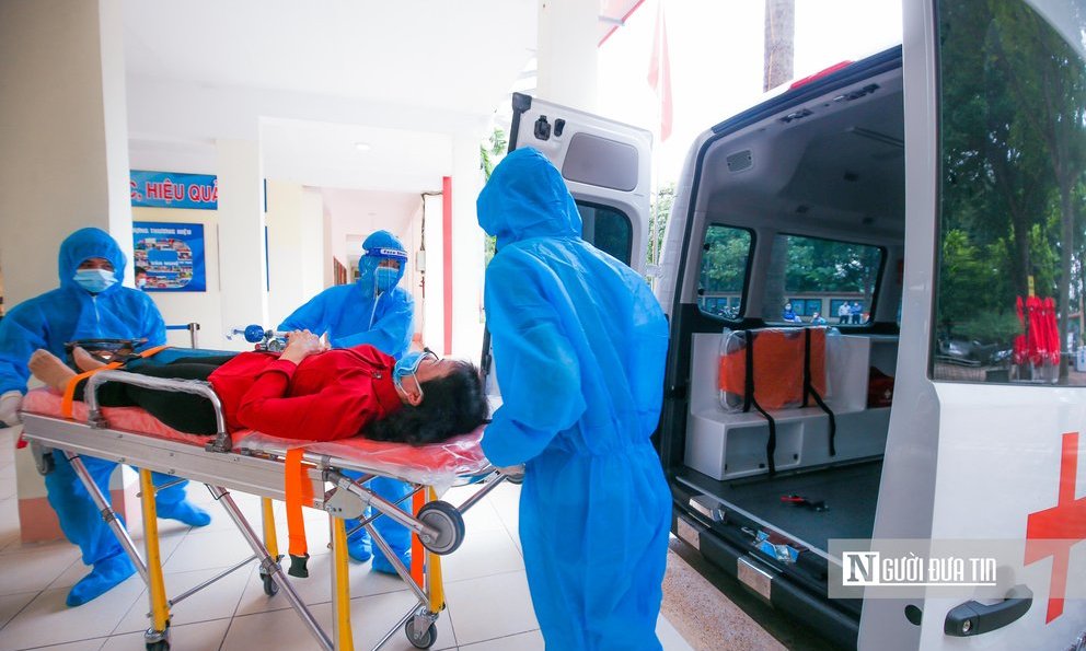 Tăng cường bảo vệ người bệnh thuộc nhóm có nguy cơ cao, khu hồi sức tích cực, tim mạch, thận nhân tạo, phẫu thuật... (Ảnh: Hữu Thắng)