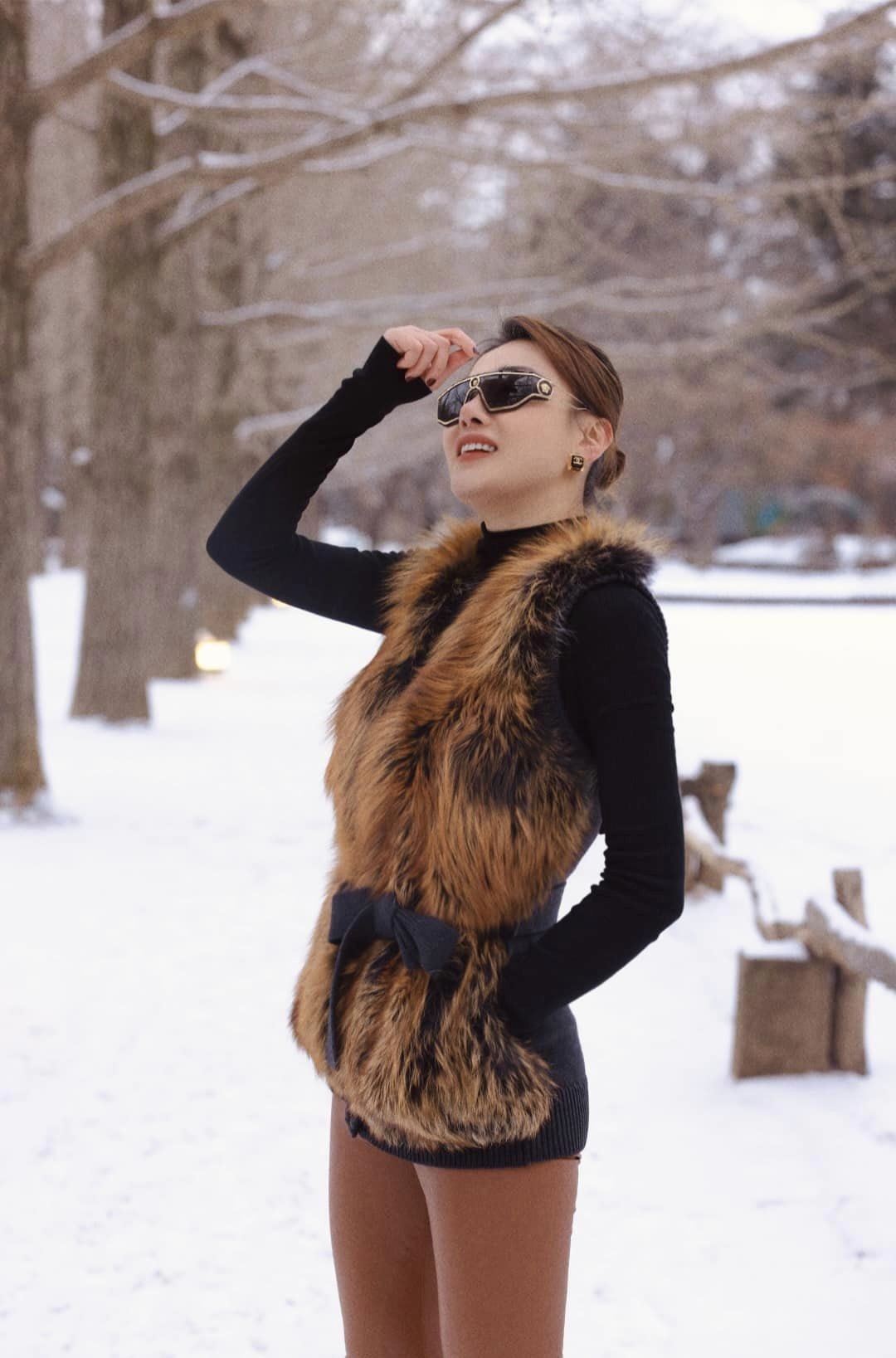 Phương Oanh diện cây đồ hiệu đắt đỏ