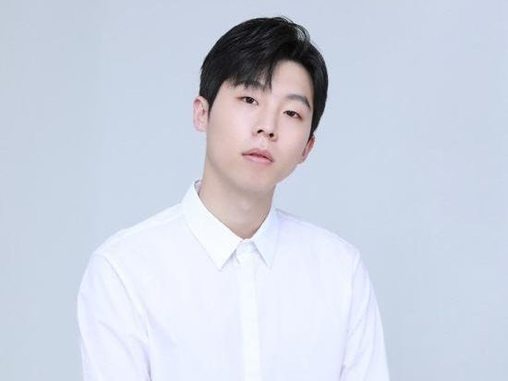 Người hâm mộ đang vô cùng lo lắng cho tình hình của Song Duk Ho