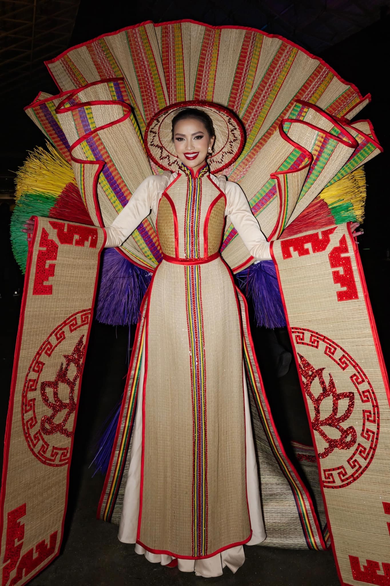 Trang phục dân tộc của Ngọc Châu tại Miss Universe 2022