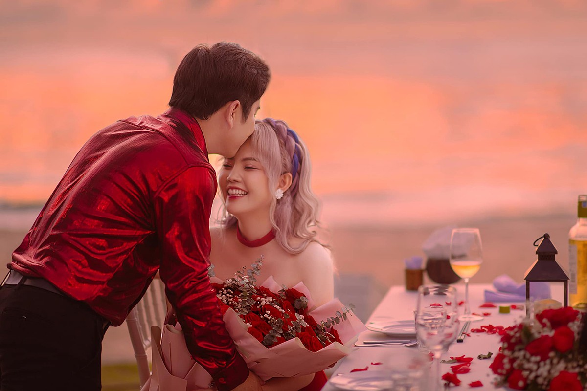 Bằng Cường bí mật cầu hôn Bảo Anh bằng bữa tiệc lãng mạn bên bãi biển