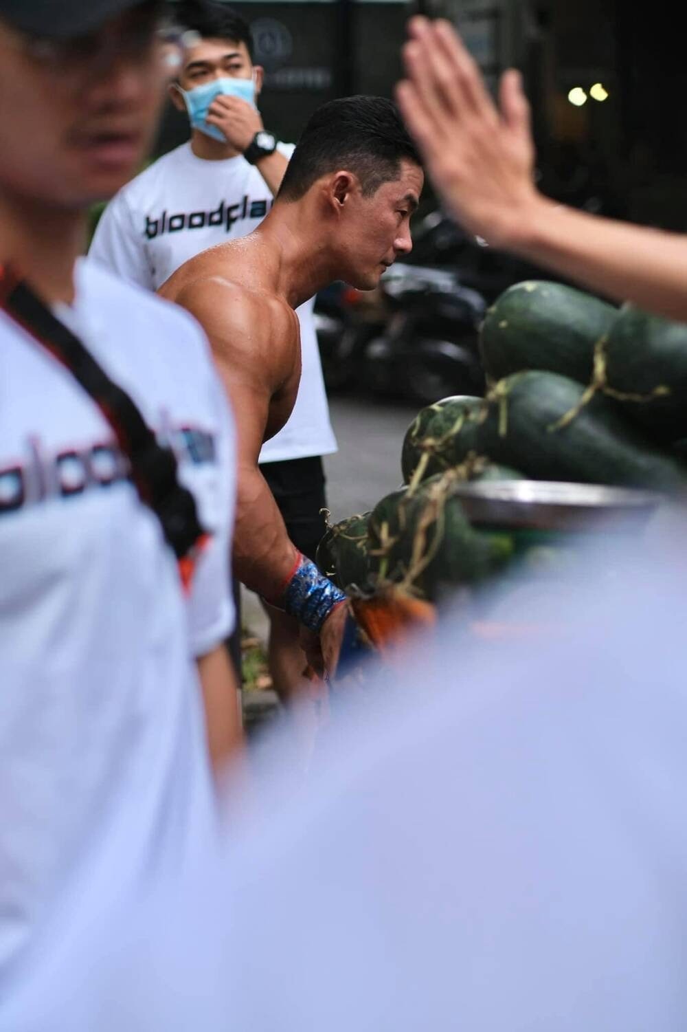 Người có bắp tay to cường tráng, khỏe mạnh, có quý nhân phù trợ