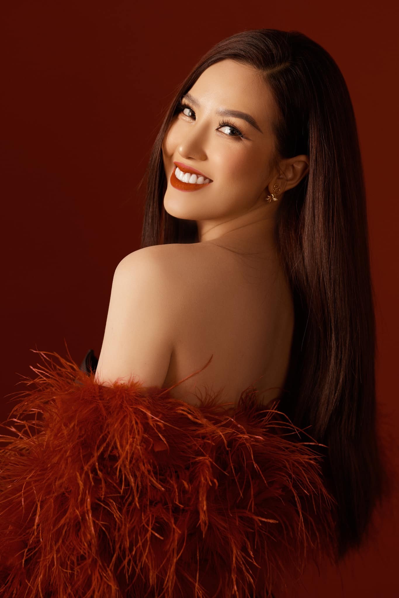 MC Thu Hà sợ trai cầu thủ