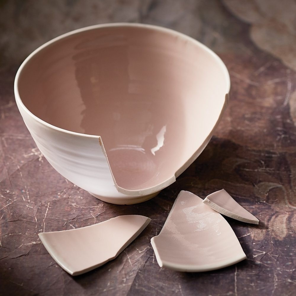 Bát đĩa vỡ mang đến xui xẻo, hàm nghĩa của sự mất mát, không may mắn, vận xui sẽ ập đến