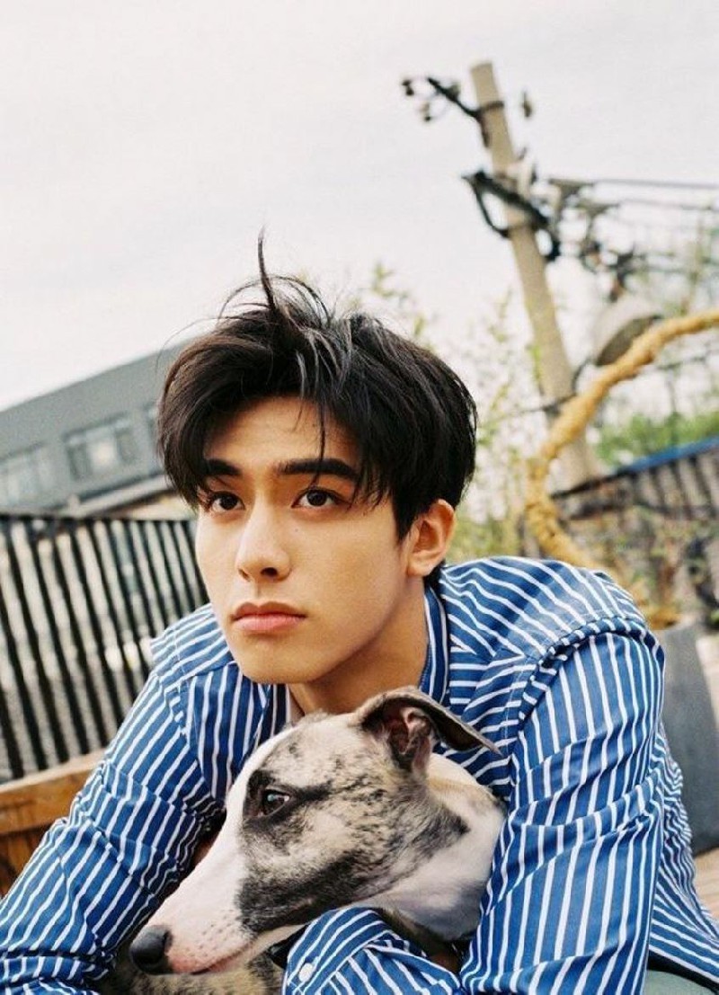 Chàng trai mắt to biết quan sát, từ đó nhìn nhận sự việc đa chiều